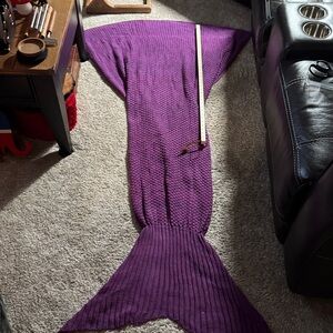 Luxurious Purple Mermaid Tail Blanket
